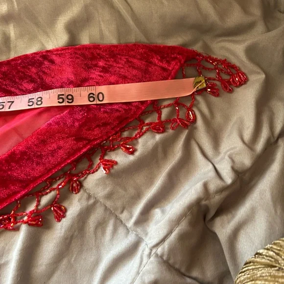 💚3/$25 Vibrant Red and Black Peacock Pattern Beaded Fringe Shawl - Picture 6 of 9